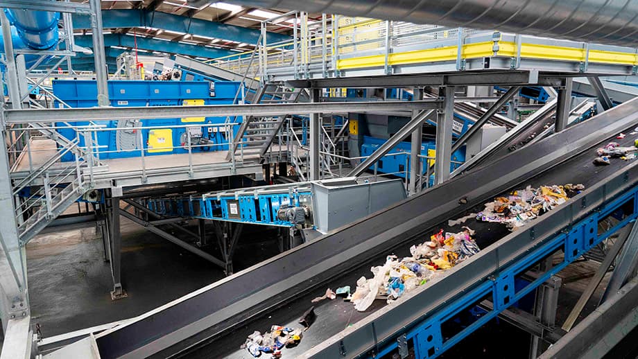 Interior de la planta BZB — clasificación de envases ligeros, Bizkaia